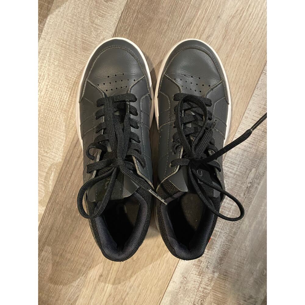 On Running The Roger Clubhouse Sneakers Black White Womens 7.5 - Picture 11 of 13